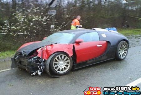 Sport Cars on Oh  Expensive Sports Car Accident Picture  Lamborghini   Bugatti