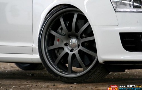 The Audi RS6 Avant White Power equipped with the massive 22inch 10spoke