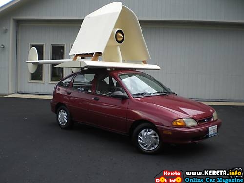 The car featured here is a 1996 Ford Aspire. The current owner had fixed a 