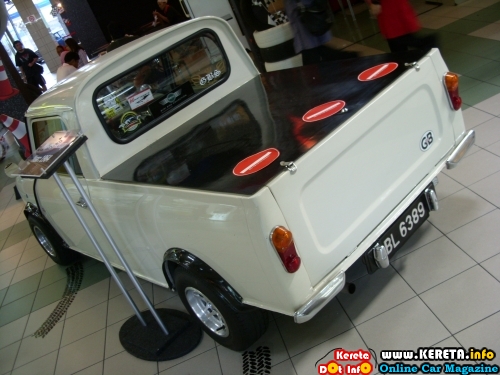 classic mini cooper that have been displayed during the automotive week