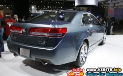 2011-lincoln-MKZ-hybrid-rear-side-view