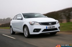 2011-kia-pro_cee’d-4-facelifted-front-angle-view