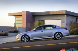 2012-hyundai-genesis-side-view