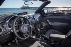 2013-volkswagen-beetle-convertible-20_653