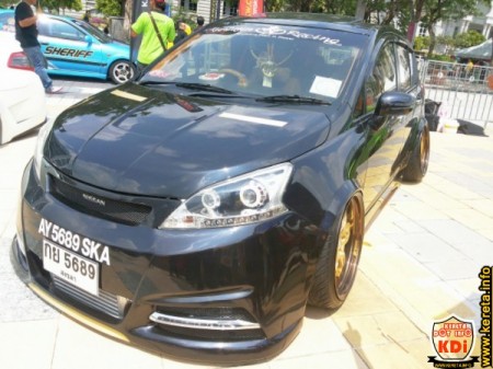 Nissan latio vs toyota altis #6