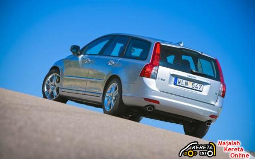 NEW VOLVO V50 2.4i in MALAYSIA LAUNCHED BY VOLVO Car Malaysia Sdn Bhd