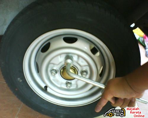HOW TO REPAIR TYRES? CHANGING PUNCTURED - TYRE DO IT YOURSELF!