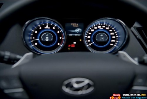 2011-hyundai-sonata-leaked-official-photos-interior