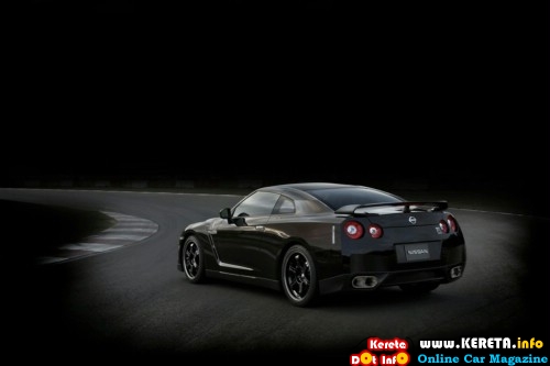 updated-2010-nissan-gtr-unveiled-in-tokyo-rr