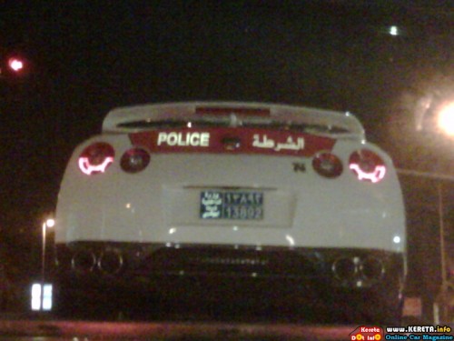 abu-dhabi-police-gets-r35-gtr-as-their-patrol-car-rr