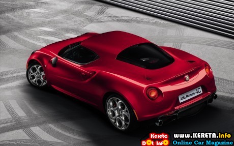 Alfa-Romeo-4C-2014-widescreen-02