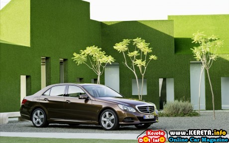 Mercedes-Benz-E-Class-2014-widescreen-07