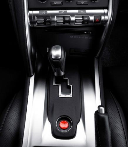 nissan-gt-r-interior-gear-lever.jpg